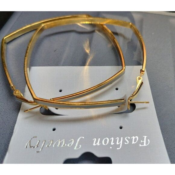 Hoop Earrings Gold Tone Fashion Jewelry Eggshell White Lightweight Career Square - Picture 13 of 15